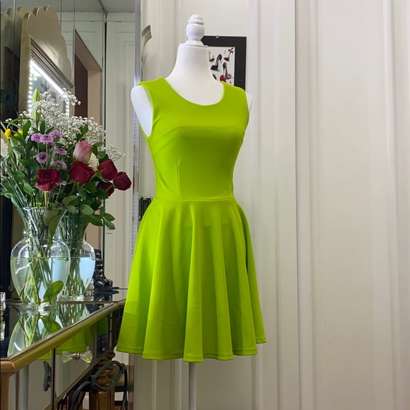 Dress - Picture 3 of 11